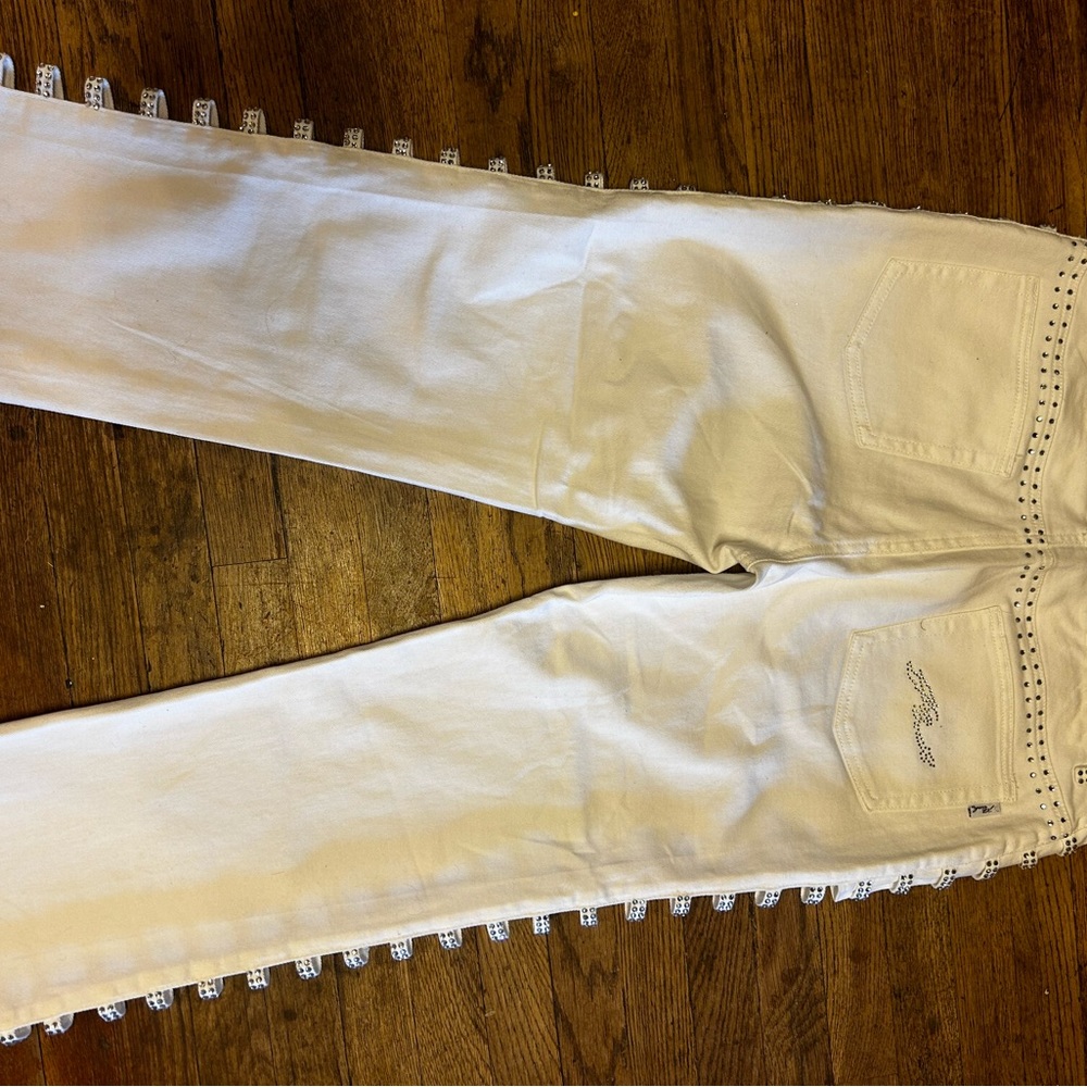 Photos unedited. Excellent condition.